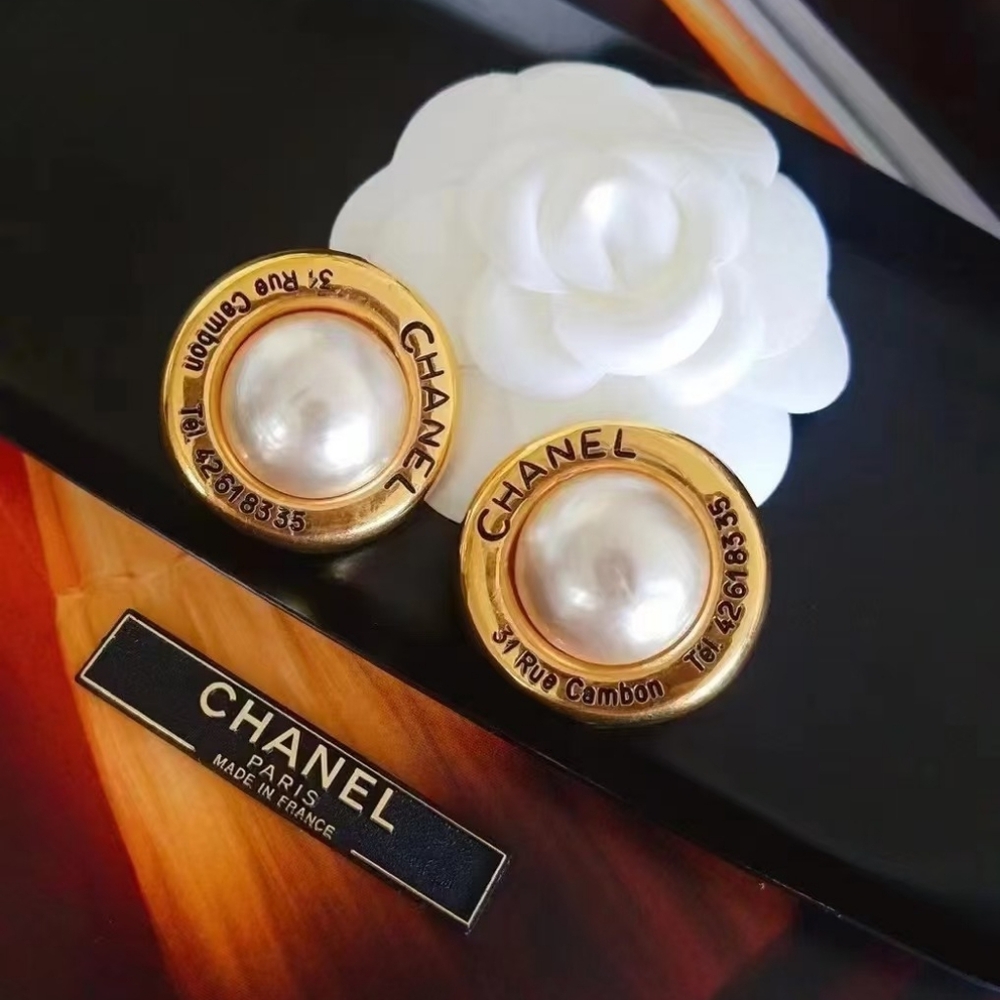 CHANEL Vintage Rue Cambon Round Earrings, Gold Plated Costume Pearl Clip-on.